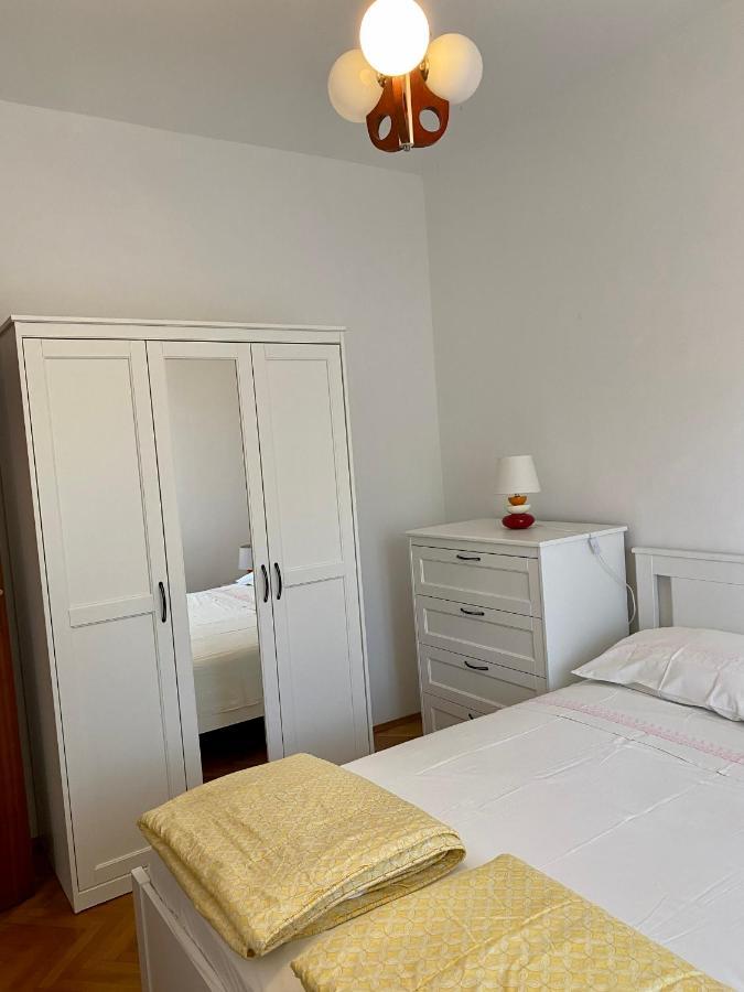 Apartmani Luka Zrnovo Luaran gambar